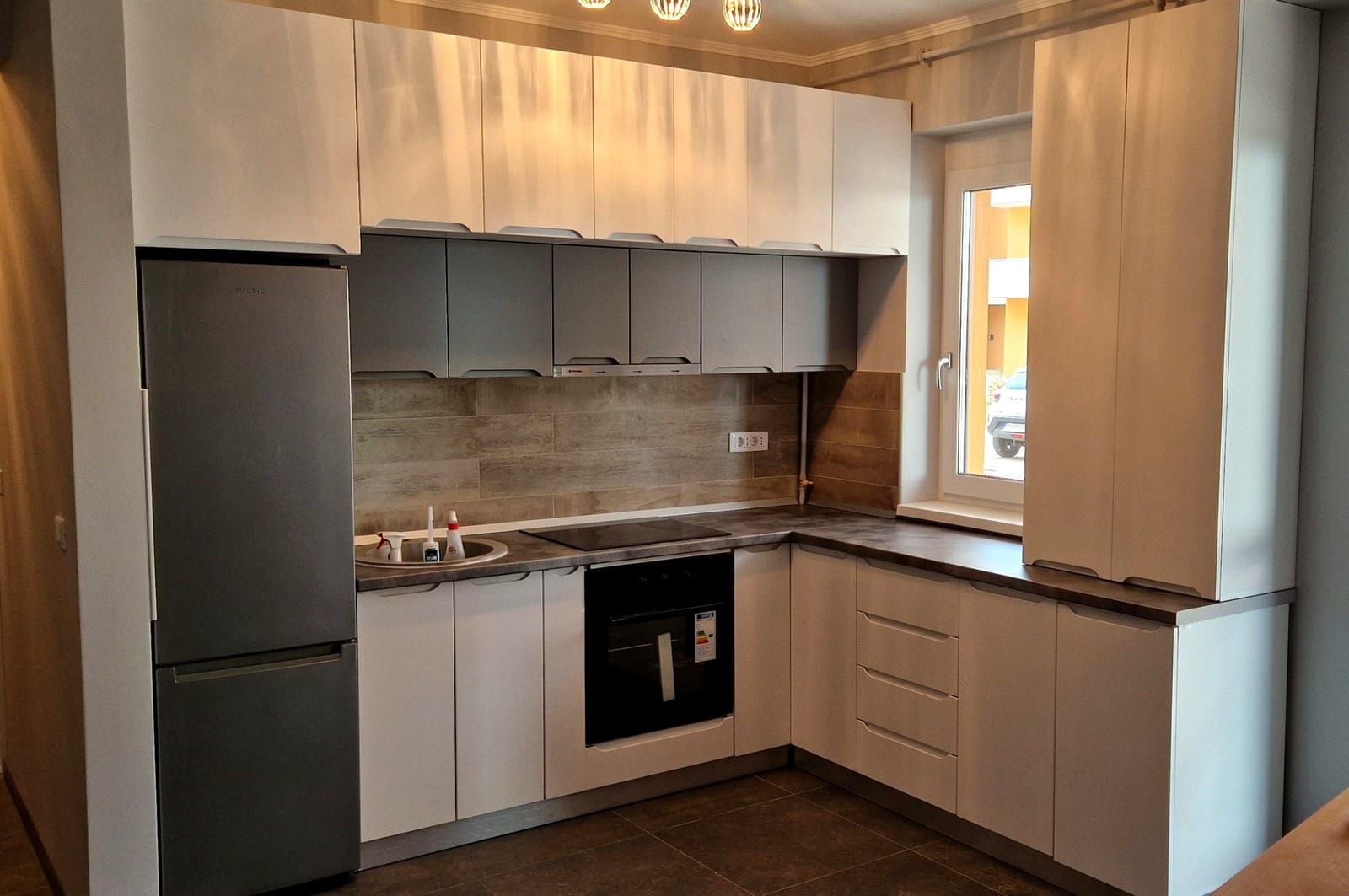 Mobilier la comandă realizat de DEKODOC – Timiș